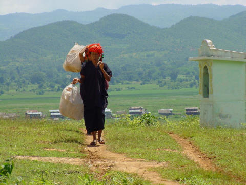 Shan tribals villagers returning to village to from Inle Lake market- Click For Full-Size Photo