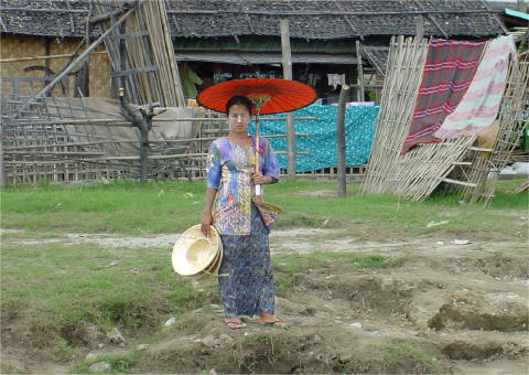 Mingun parasol vendor- Click For Full-Size Photo