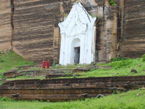 Two monk's approach Mingun Paya - CLICK FOR FULL-SIZE PHOTO