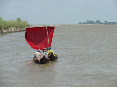 Sailing against the current on Ayeryarwady River. - CLICK FOR FULL-SIZE PHOTO